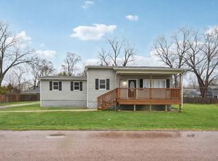 402 Lily Ln, Lakemoor, IL 60051