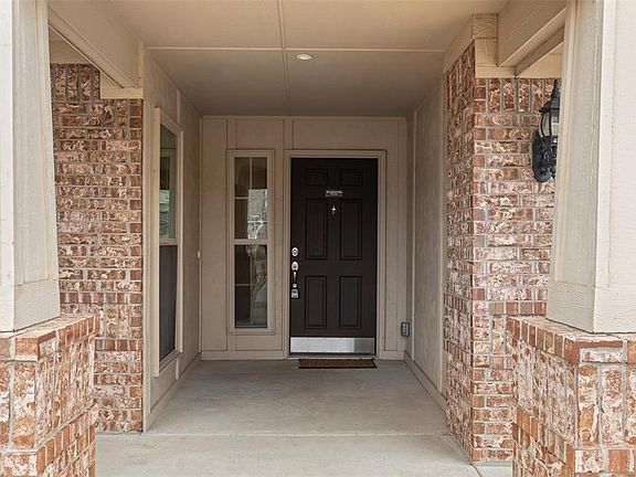 5th image of 1208 SW 158th St