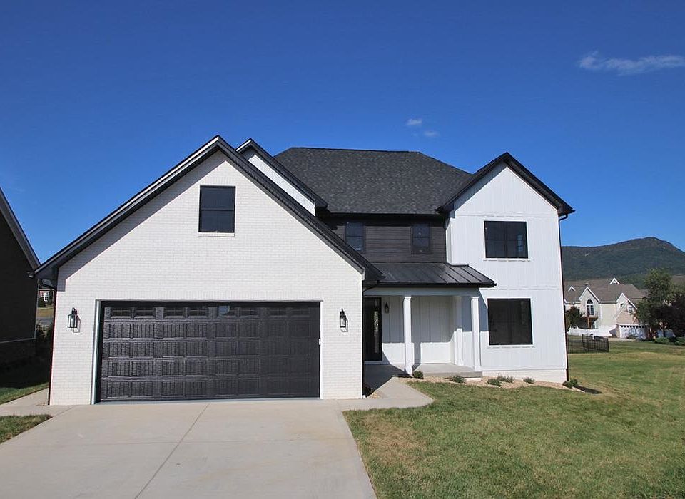 1st image of 135 Alnwick Ct