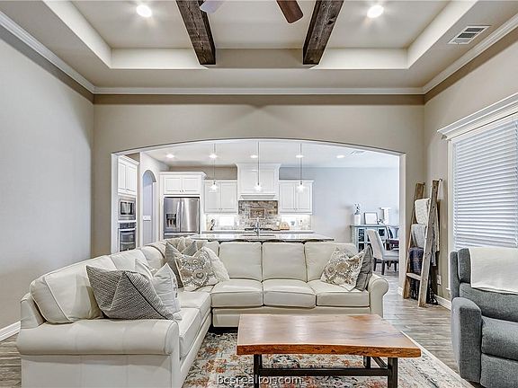 4th image of 4011 Lodge Creek Ct