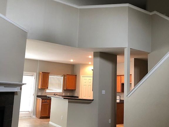 4th image of 10017 Lakeview Dr
