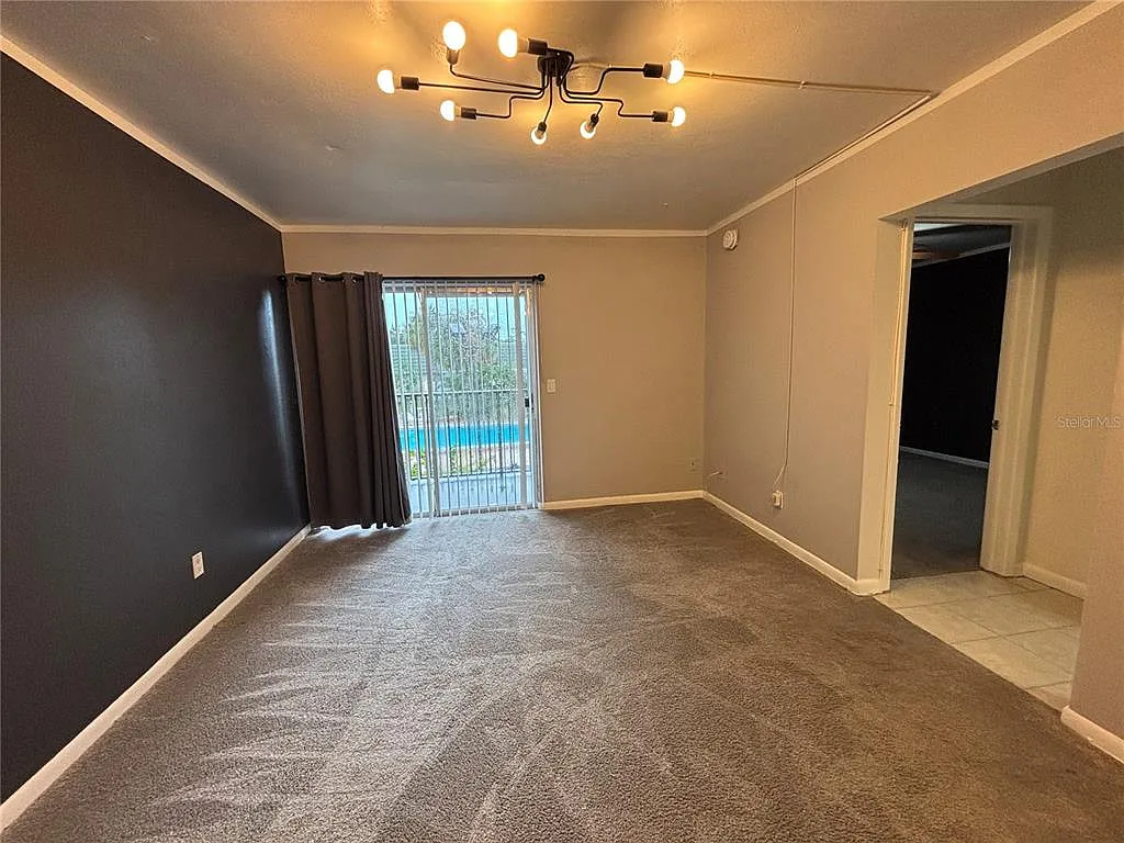 1 bed, 1.0 bath, 571 sqft, $1,300 — Photo 2