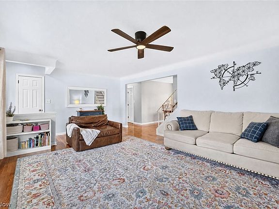 3rd image of 983 Newberry Ave