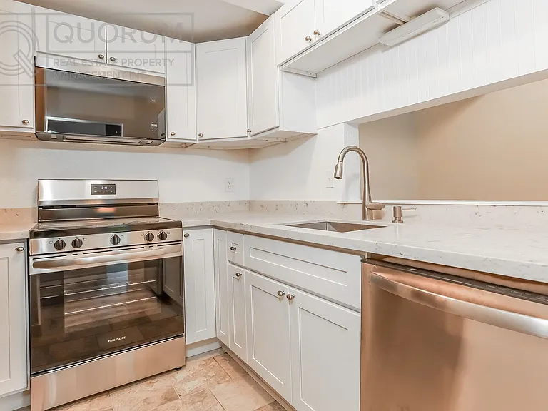 21615 80th Ave W #101 — Photo 8