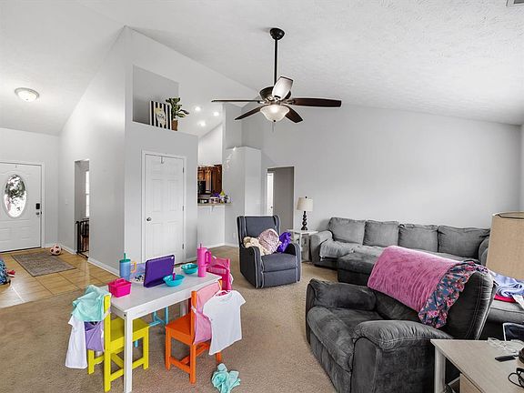 5th image of 544 Camden Cir