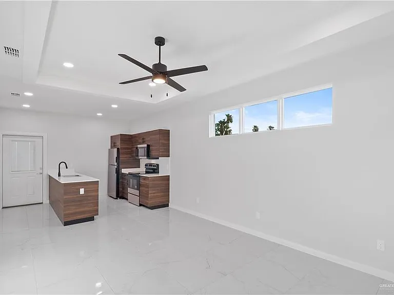 501 Coves Ln #2 — Photo 9