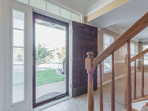 4th image of 2918 Murano Way