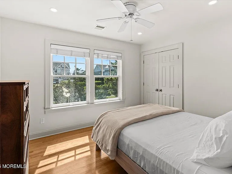 1043 Barnegat Ln — Photo 44