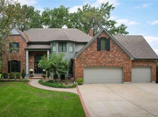 9510 SE Keystone Dr, Lees Summit, MO 64086