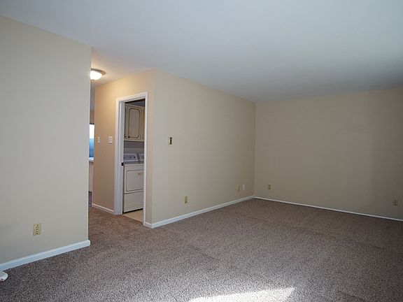 4th image of 7756 Hazelcrest Dr
