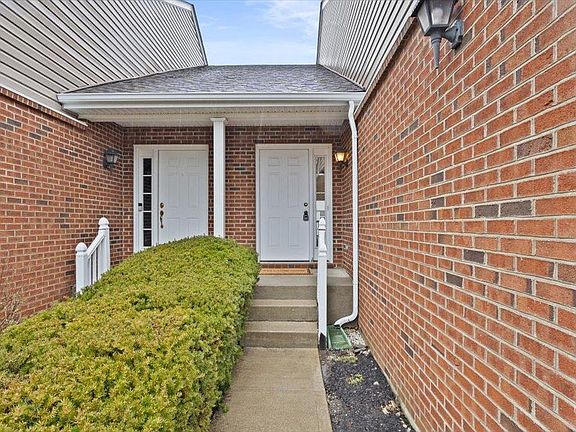 3rd image of 744 Breckenridge Ct APT 204