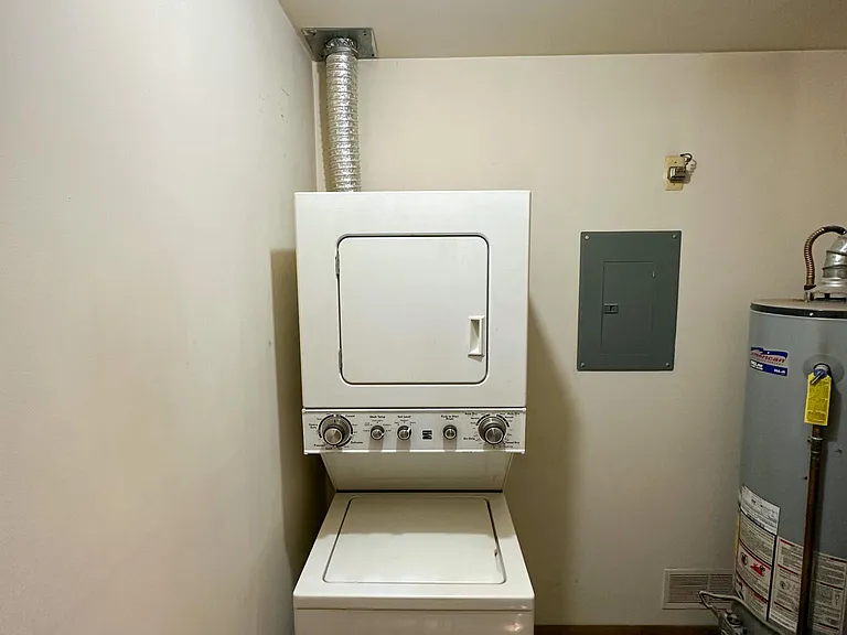 1687 S Riverside Ave #8 — Photo 16
