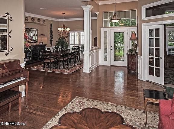 4th image of 217 E Kari Ct