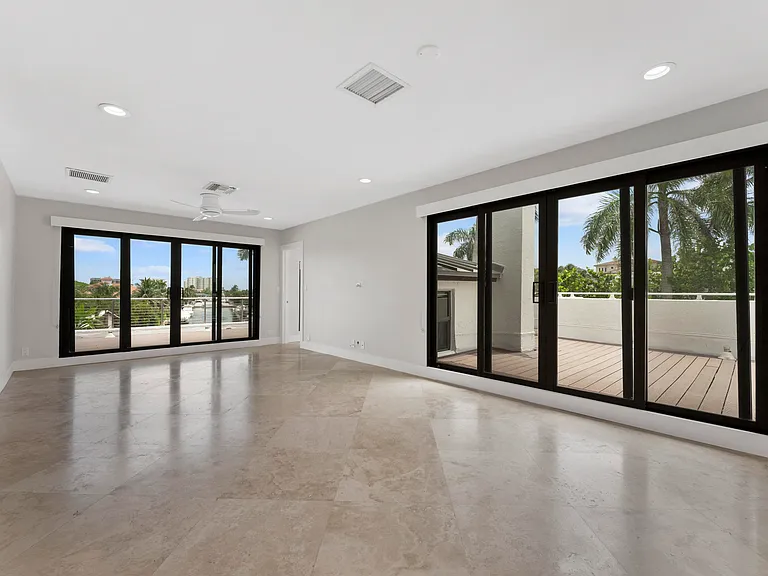 1121 Bel Air Dr #4 — Photo 29