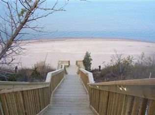 5 Orchard Rd, South Haven, MI 49090