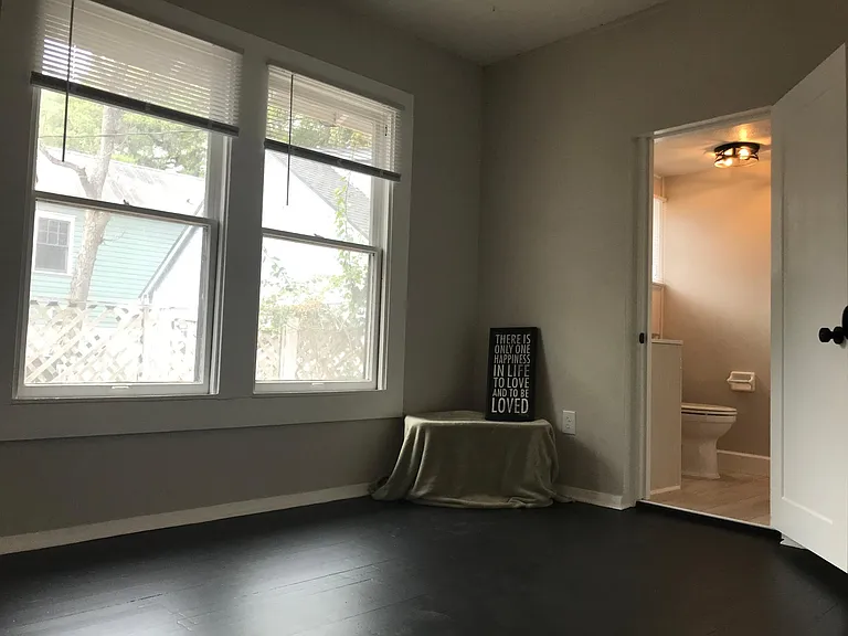 515 E Amelia St — Photo 15