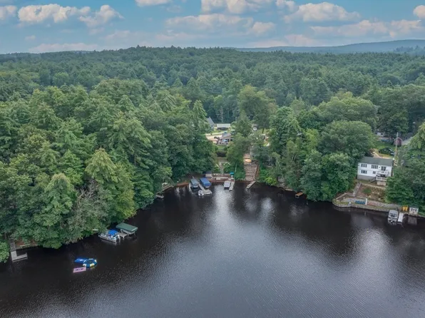 35 Lakeridge Dr, Holland, MA 01521