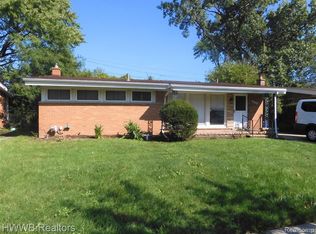 24260 Radclift St, Oak Park, MI 48237