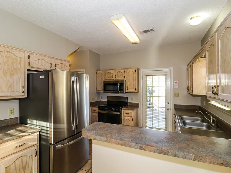 784 Breeze Way — Photo 9