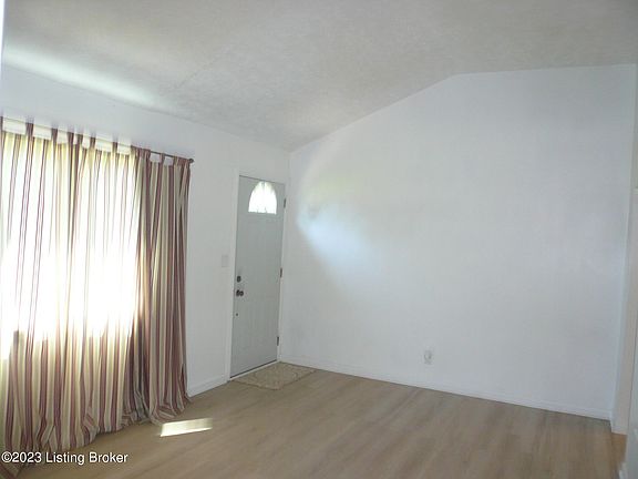 3rd image of 13400 Snowden Way