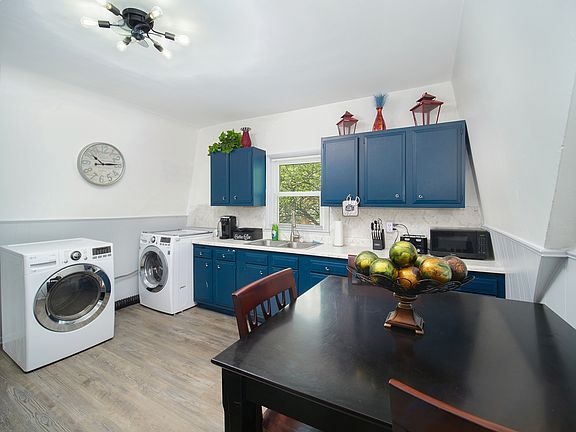 2nd image of 319 S 27th St #2