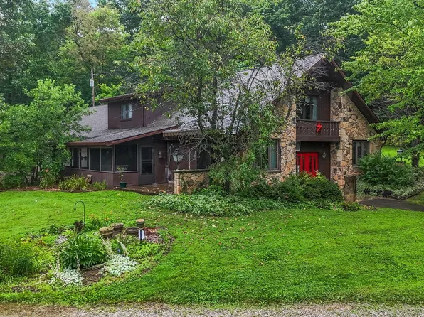 3455 Linn Dr, Zanesville, OH 43701