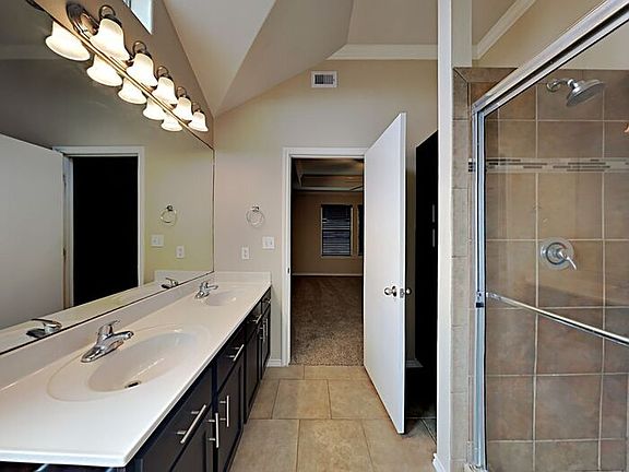 4th image of 3909 Las Bahias Dr