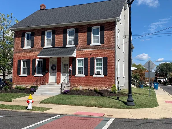 403 Derstine Ave, Lansdale, PA 19446