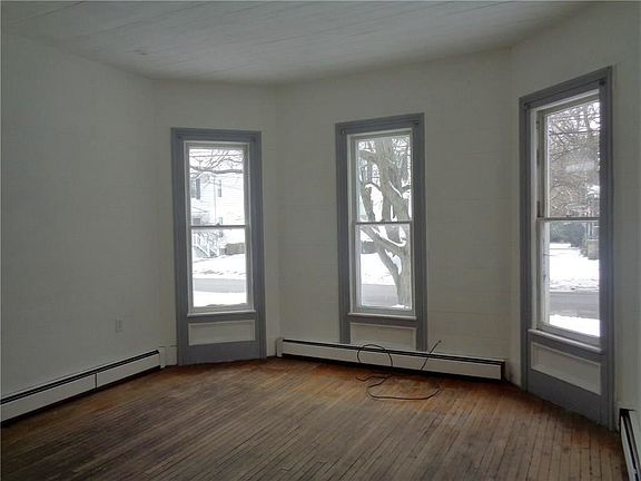 4th image of 68 Platt St