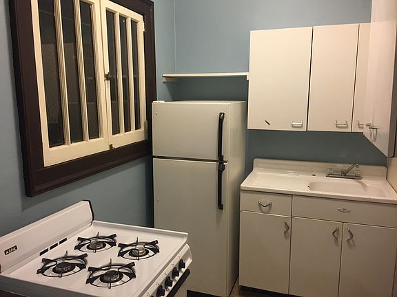 4th image of 855 N Humboldt St #2