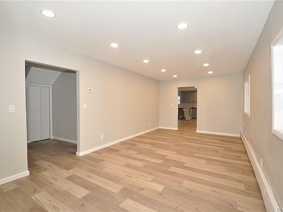 5th image of 273 East Dr