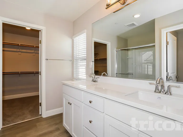 1262 Victorian St — Photo 8