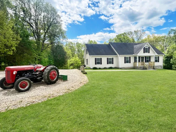 204 Wilkinson Rd, Cottontown, TN 37048