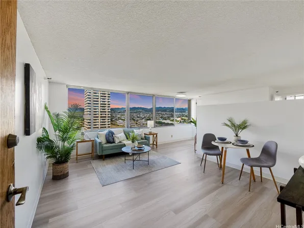 1060 Kamehameha Hwy APT 2106A, Pearl City, HI 96782