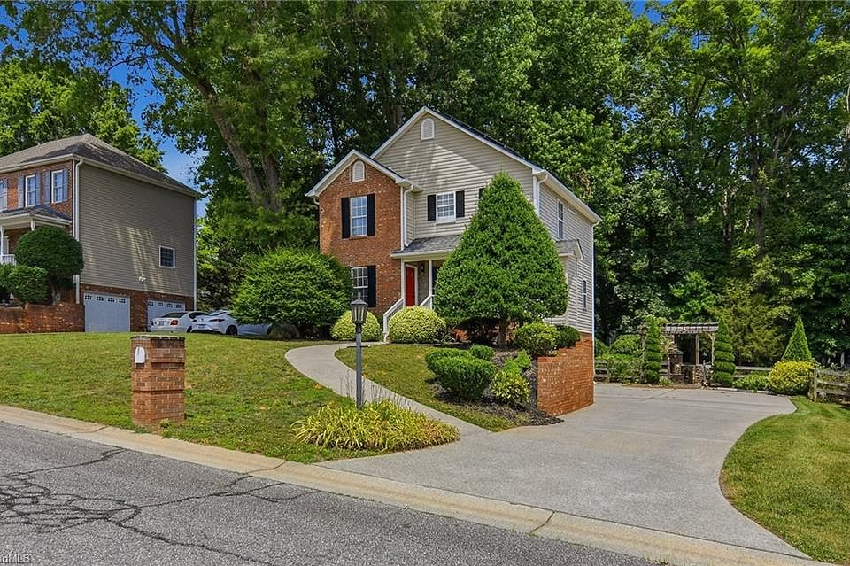 1st image of 131 Cahill Ct