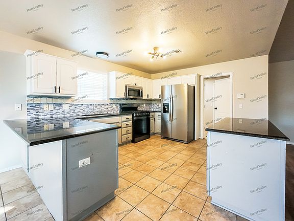 5th image of 202 E Juneau Pl