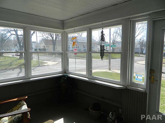 2nd image of 1121 E Gift Ave