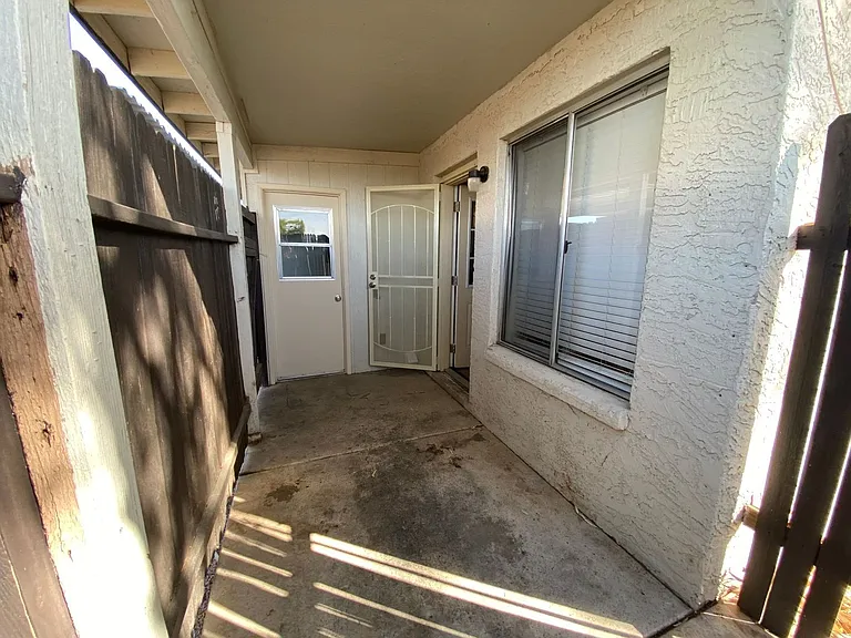 6243-6249 E Greenway Cir — Photo 42