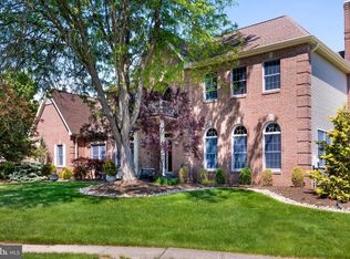 2 Clarendon Ct, Princeton Junction, NJ 08550
