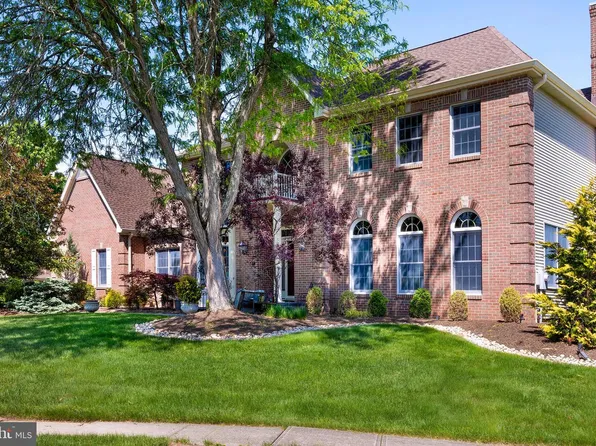 2 Clarendon Ct, Princeton Junction, NJ 08550
