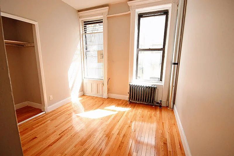 1st image of 620 E 11th St APT 16