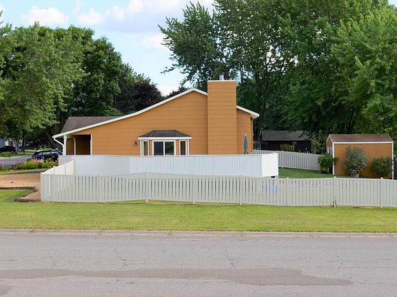 5th image of 1417 Laurel Ave