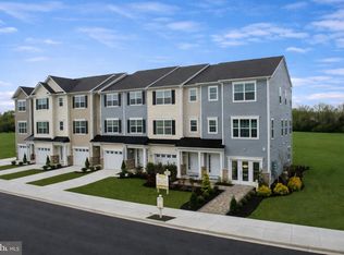 10 Little Pond Dr, Laurel Springs, NJ 08021