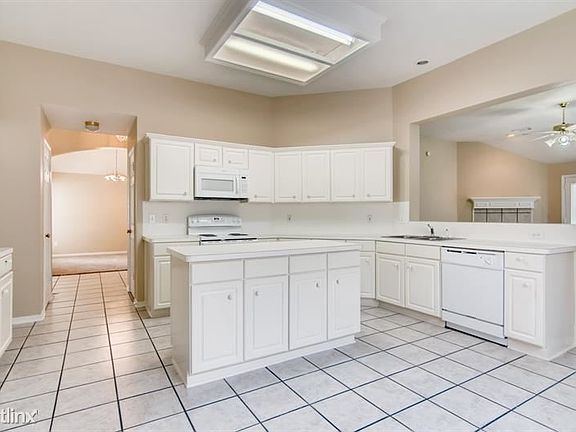 4th image of 10303 Emerald Pine Dr