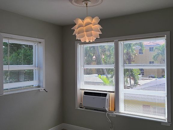 4th image of 515 NE 17th Ave APT 6