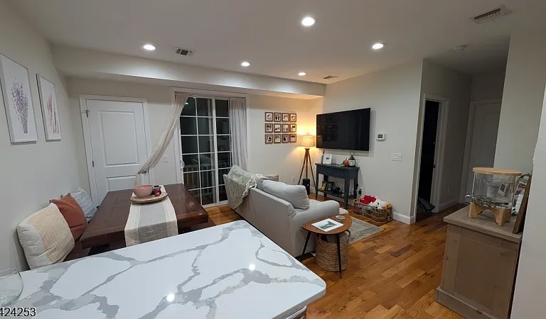 104 Broughton Ave #1B — Photo 15