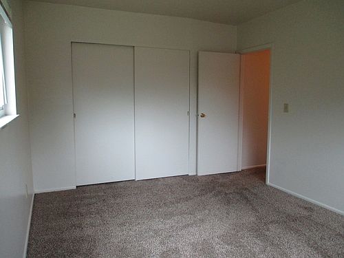 2nd image of 4605 Chippewa St #7
