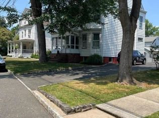 8 Halcyon Pl, Bloomfield, NJ 07003