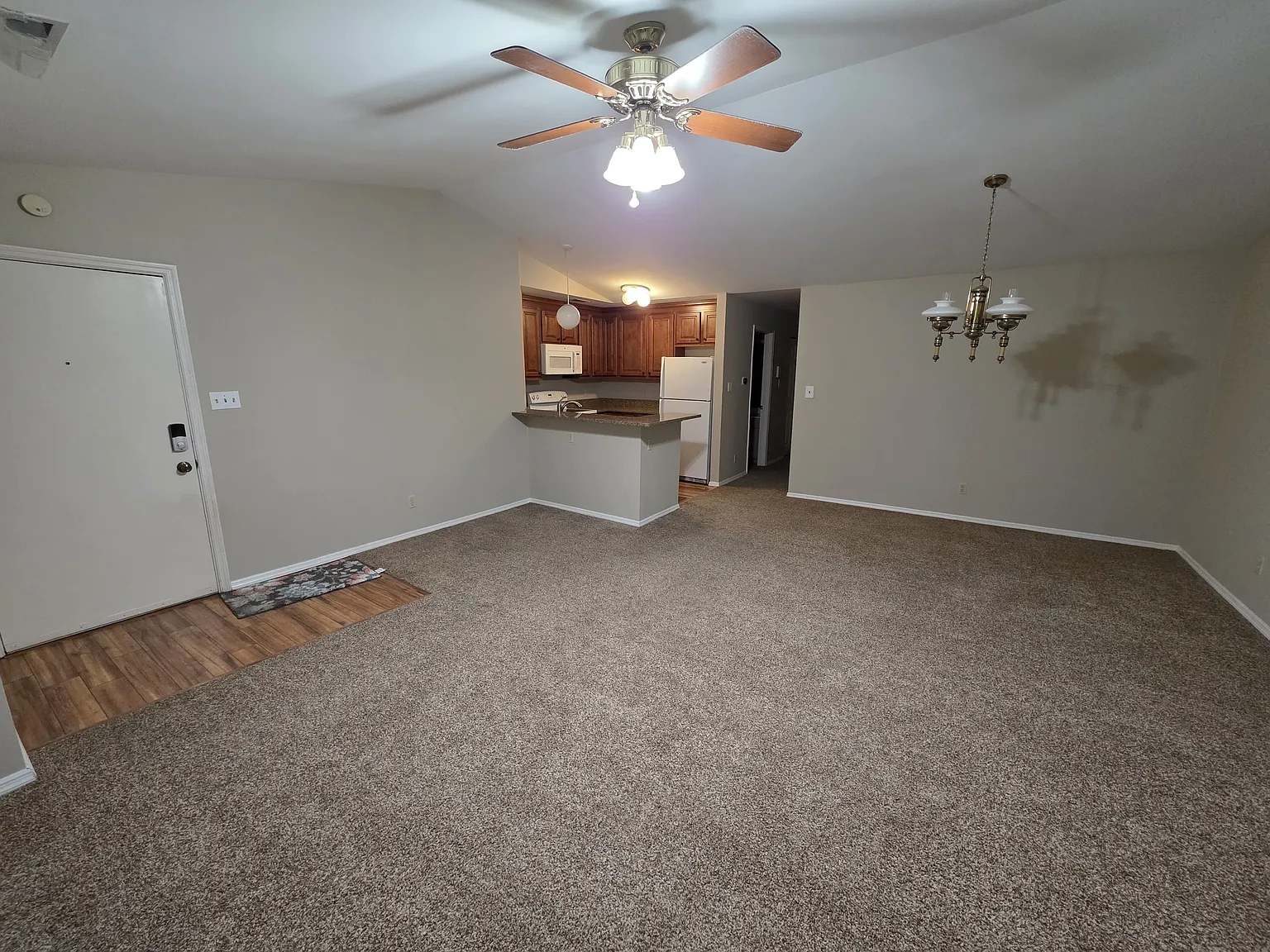 1310 Crossings Ct — Photo 2