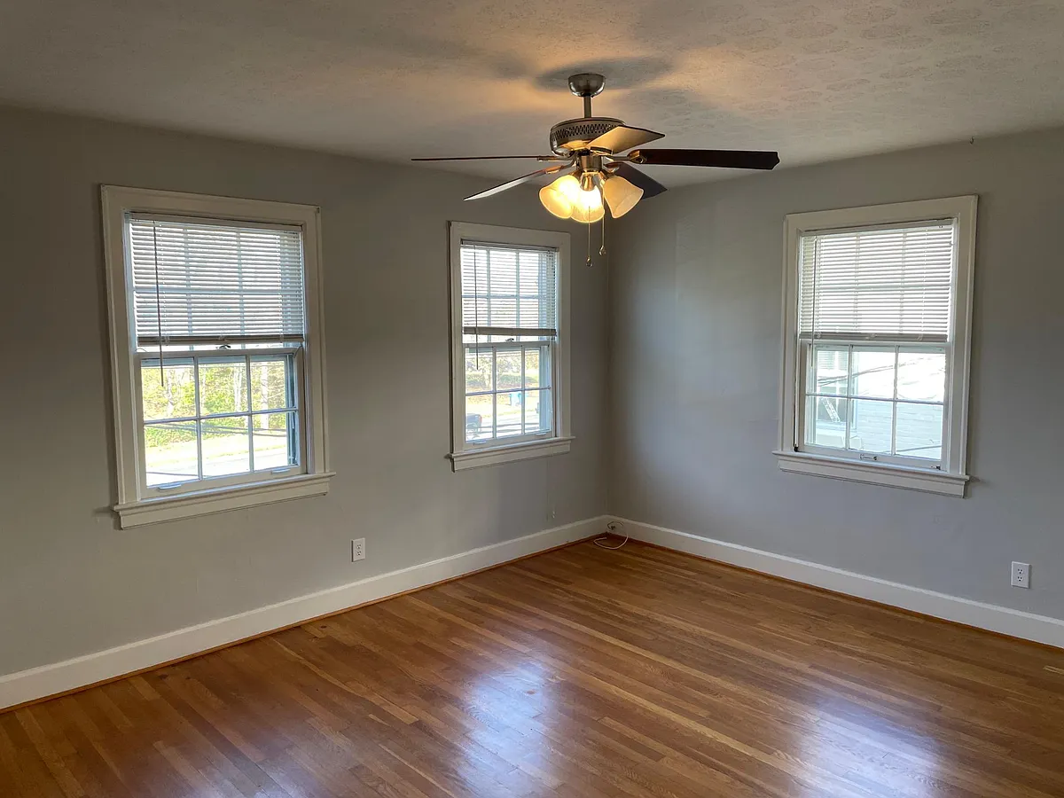 Building Photo - 1610 Nicholasville Rd #6